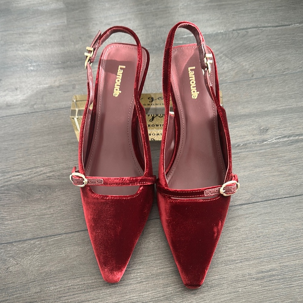Larroude Ines Pump In Wine Velvet - Picture 5 of 11
